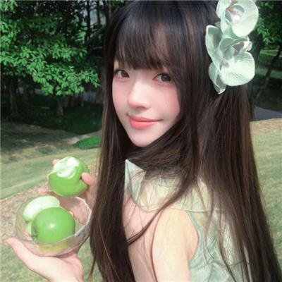 穿制服的女孩